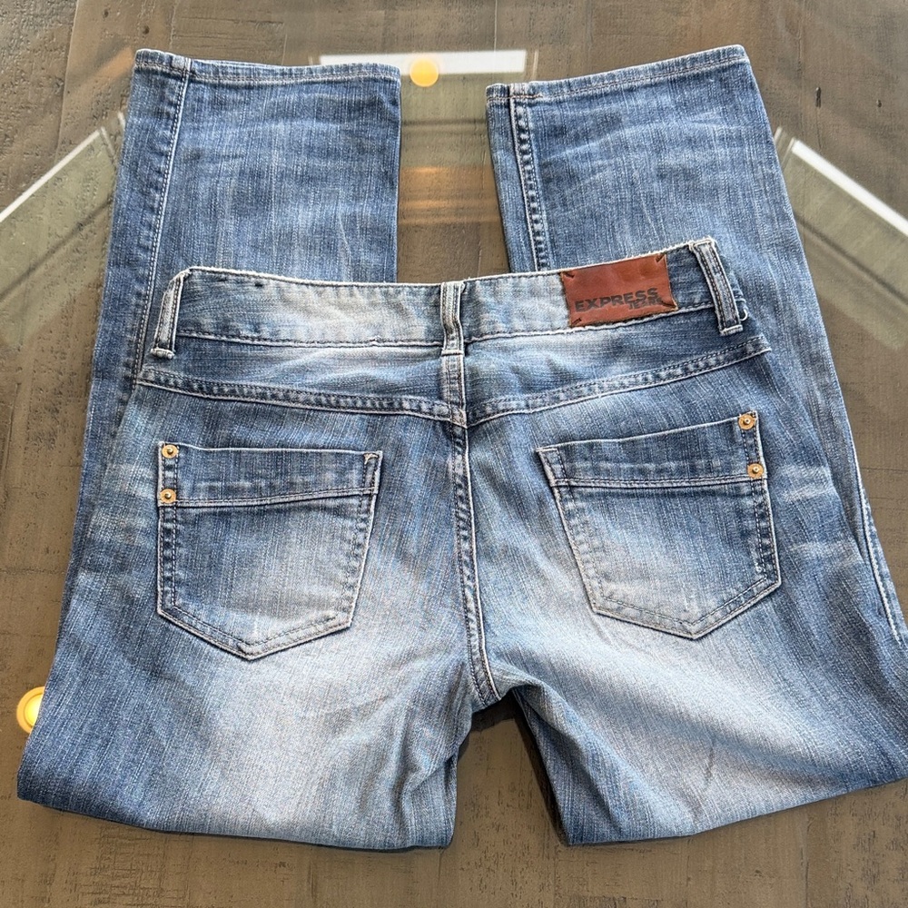 Express Light Blue Jeans. Womens size 00. Inseam: 25” Rise: 8” - Picture 8 of 9